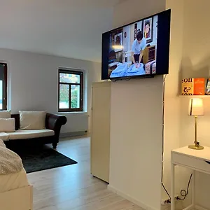 Hinterhaus No3 Apartment